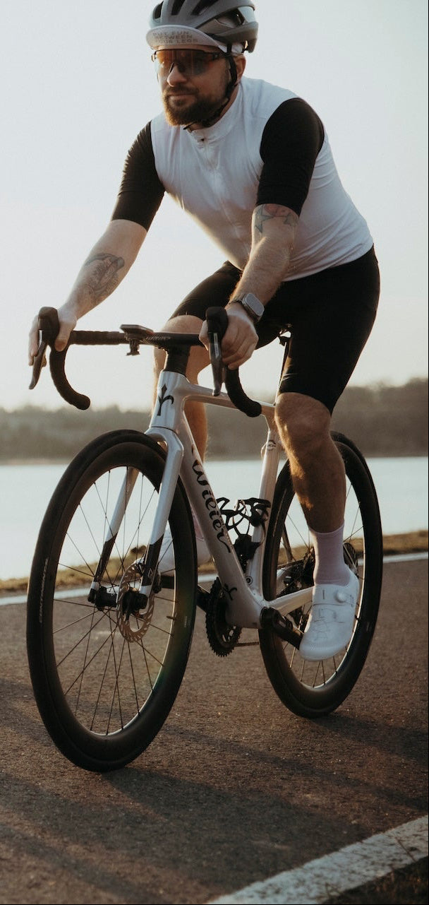 "PUT FUN BETWEEN YOUR LEGS" Cycling Cap - Weiss