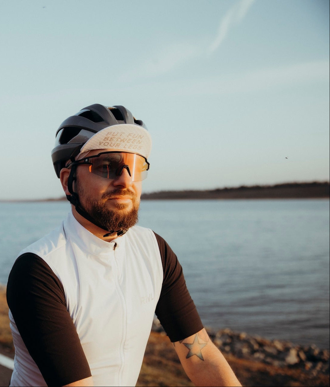 "PUT FUN BETWEEN YOUR LEGS" Cycling Cap - Weiss