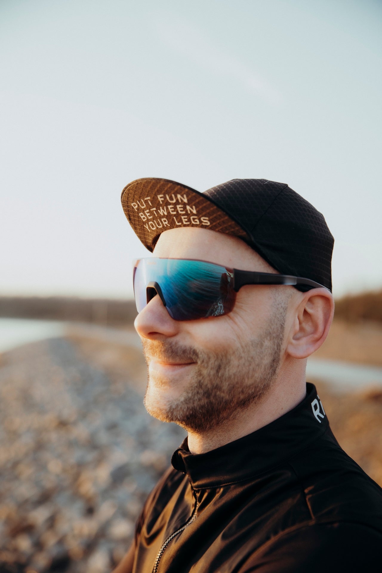 "PUT FUN BETWEEN YOUR LEGS" Cycling Cap - Schwarz